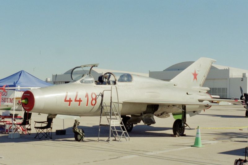 http://www.pilotage.com/features/mmr_05/Images_800/Mig-21_800.jpg